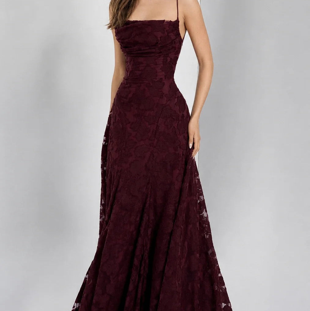 Abito Lungo Bordeaux In Pizzo Con Spalline Sottili