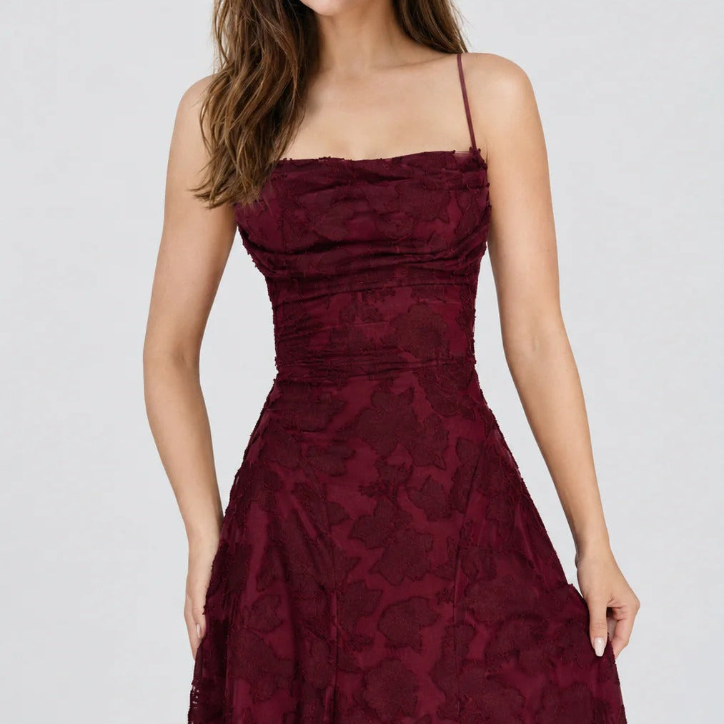 Abito Lungo Bordeaux In Pizzo Con Spalline Sottili